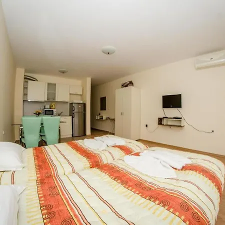 Apartament And Orchid Noks *